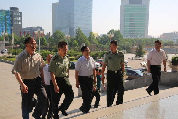省高校征兵工作专项检查组来白菜官网督导检查征兵工作