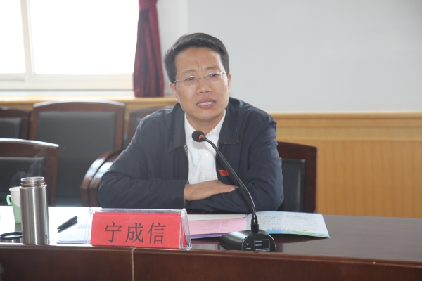 省委宣传部宁成信处长一行莅临白菜官网指导