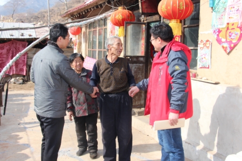 白菜官网驻六合店村工作组召开第一次“两委”班子会议